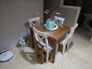 Mesa extensible Ikea madera y cristal + 4 sillas