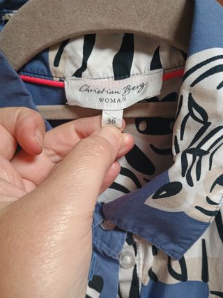 Camisa de mujer con estampado de tigres