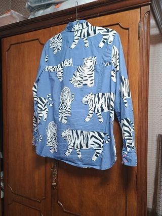 Camisa de mujer con estampado de tigres