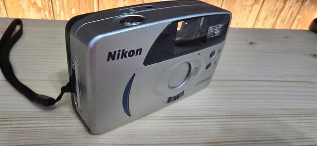 Cámara Nikon EF500SV Analógica Plata