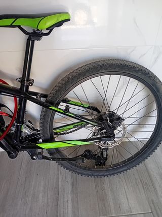 Bicicleta Montaña Negra y Verde