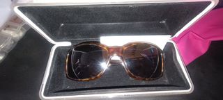 Gafas de sol DKNY marrones y multicolor