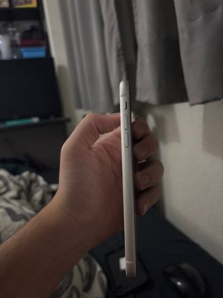 iPhone 11 128GB (75% salud de la batería)