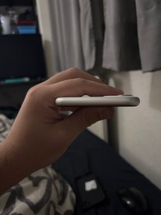 iPhone 11 128GB (75% salud de la batería)