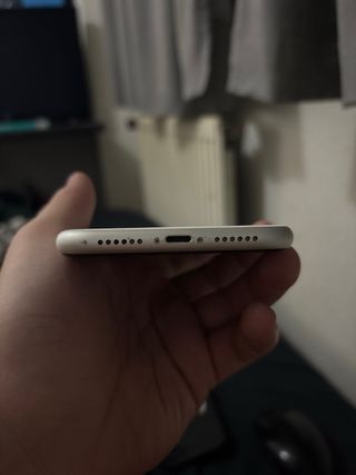 iPhone 11 128GB (75% salud de la batería)