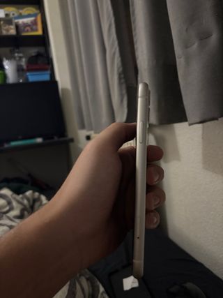 iPhone 11 128GB (75% salud de la batería)