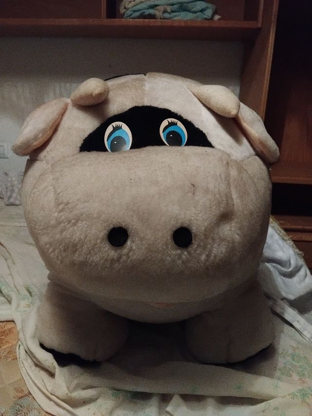 Peluche grande de cerdo