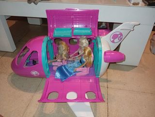 Avión y Muñecas Barbie