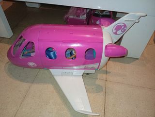 Avión y Muñecas Barbie