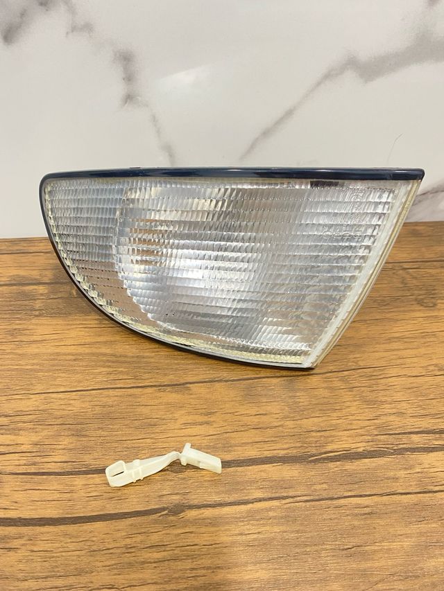 Intermitente derecho Audi A4 B5 (95-99)