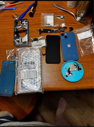 iPhone 13 mini smontato