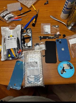 iPhone 13 mini smontato