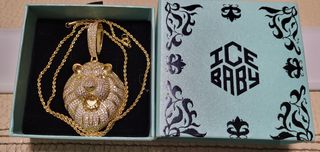 Colgante Cabeza León con Cadena Dorada.