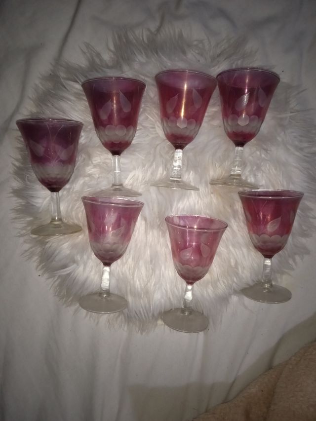 Set 7 Copas Vino Moradas Grabadas