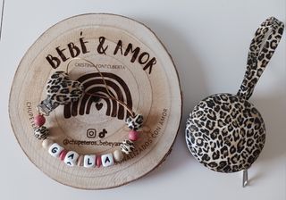 Chupetero y portachupeteros leopardo