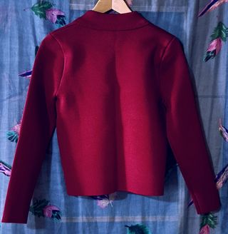 Chaqueta corta Zara roja berenjena