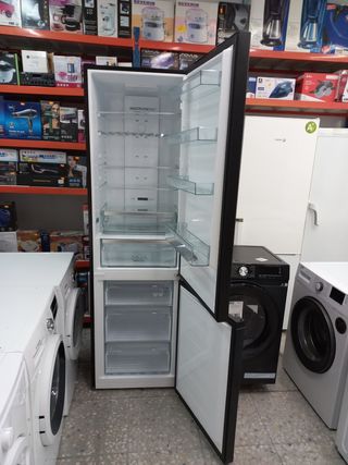 Oferta combo nevera y lavadora secadora nueva/tara