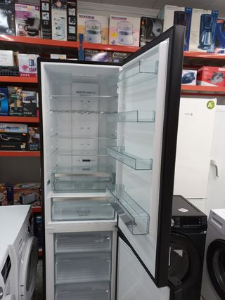 Oferta combo nevera y lavadora secadora nueva/tara