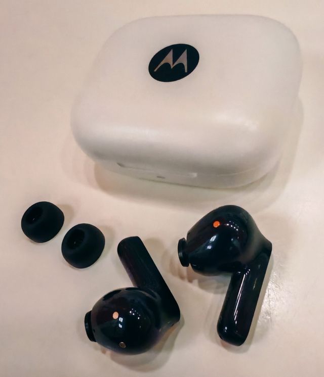Auriculares Motorola Moto Buds