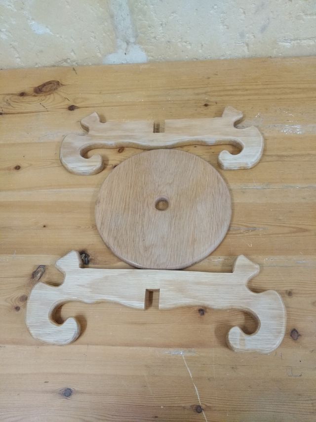 Base de madera para jarrón o macetero. Artesanal