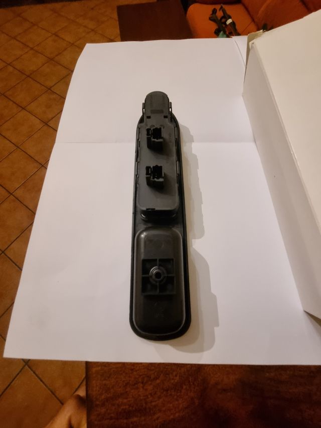 Mando Elevalunas Peugeot 307cc.
Parasoles 
Cortina