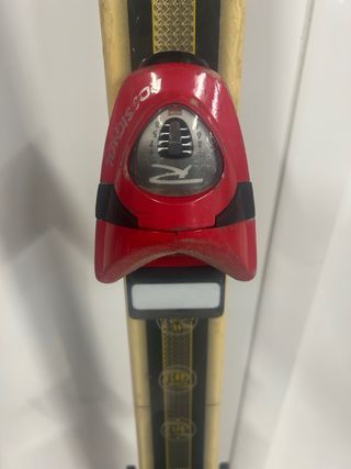 Esquís Rossignol 104 con fijaciones