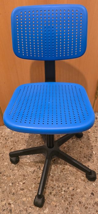 Silla juvenil azul para escritorio