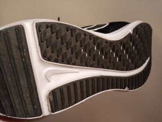 Zapatillas Nike Running Negras y Blancas