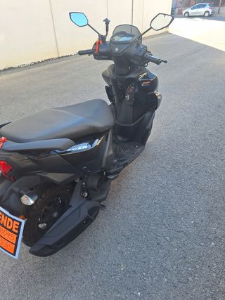 Yamaha Ray ZR Negra