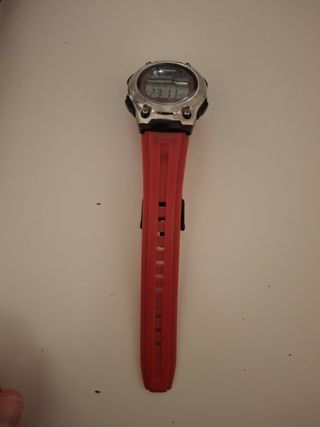 Reloj Casio Plata y Rojo
