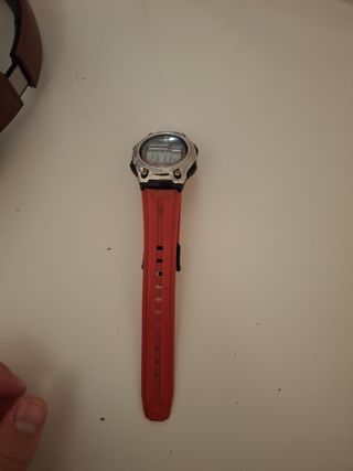 Reloj Casio Plata y Rojo