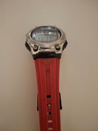 Reloj Casio Plata y Rojo