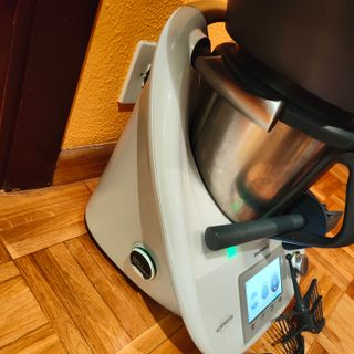 Thermomix TM5 con accesorios, muy poco uso