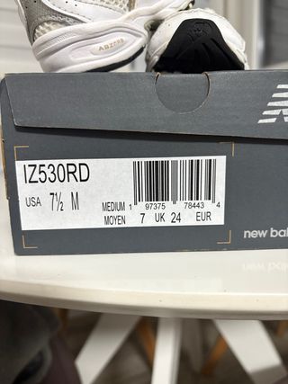 Tenis New Balance Niño Blanco y Dorado número 24 