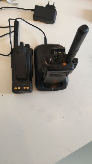 2 Radio Walkie Talkie Motorola DP4400e