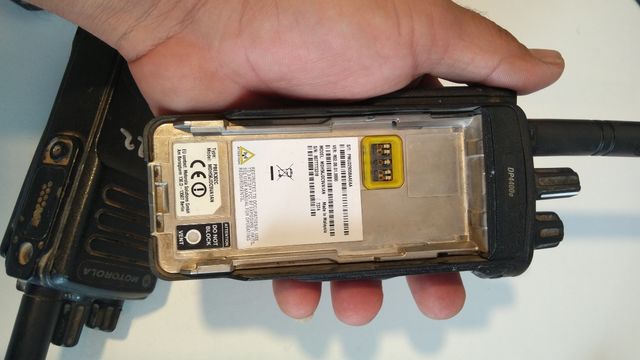 2 Radio Walkie Talkie Motorola DP4400e
