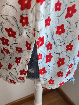 Blusa Vintage Flores Rojas