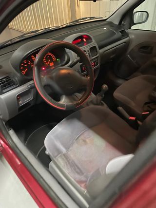 Renault Clio 2000