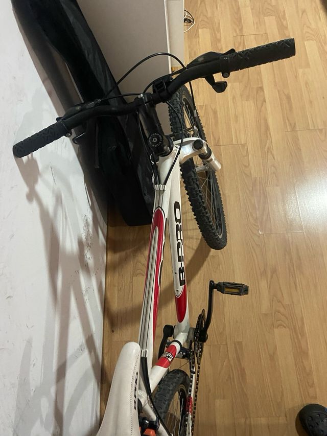 Bicicleta Montaña 26 B-PRO ONE Blanca/Roja