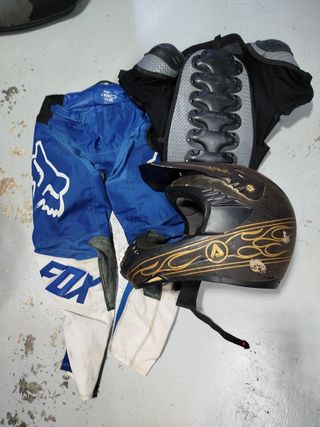 Equipación Motocross Niño: Casco, Peto y Pantalón
