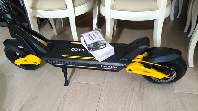 Patinete Eléctrico OOTD S10 - es NUEVO, 8km de uso
