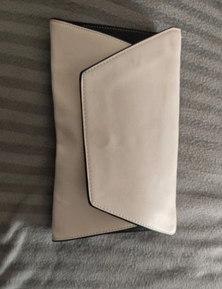 Bolso de mano TRF negro y blanco