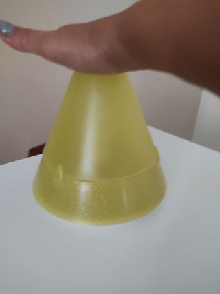 Lampada da comodino gialla