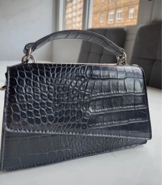 Bolso de mano Pull&Bear negro efecto piel