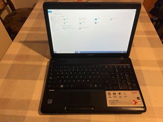 Portátil Toshiba Satellite AMD C660D Negro