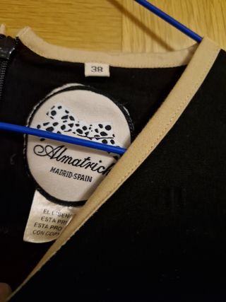 Vestido Almatrichi negro con flor multicolor