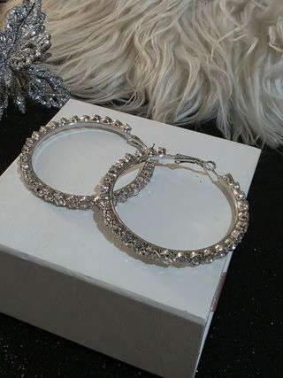 Aros grandes brillantes plateados