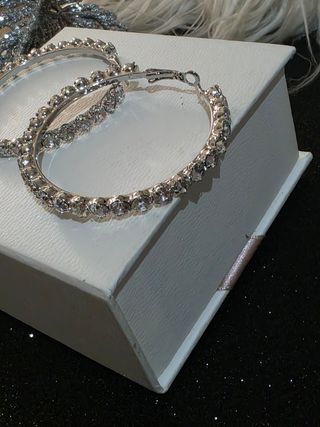Aros grandes brillantes plateados