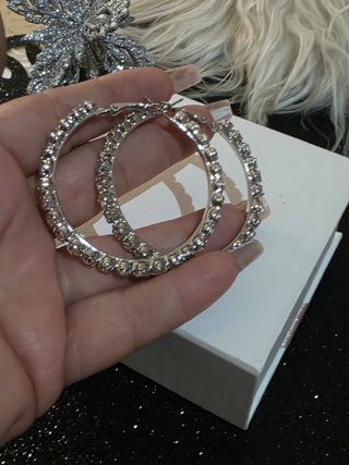 Aros grandes brillantes plateados