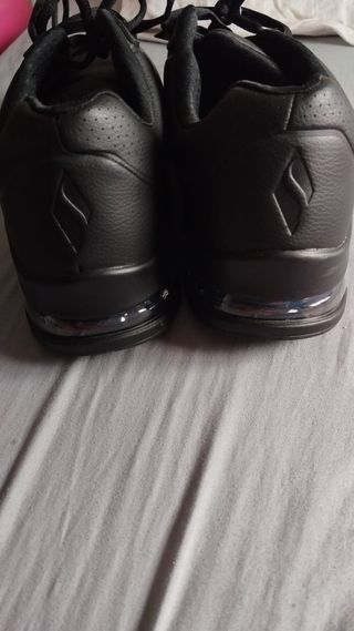 Zapatillas Skechers Negras